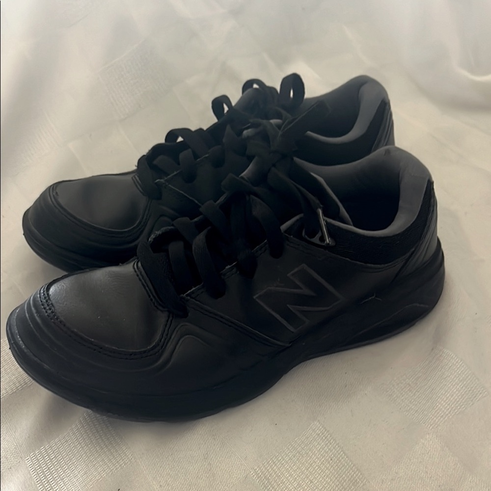 New Balance Men's Black Sneakers